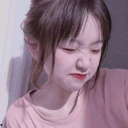 抖音上吃瓜女网红,揭秘网红圈幕后故事，带你领略网络红人的真实生活！”  第1张